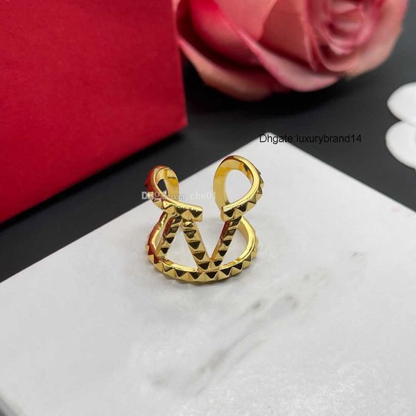 

letter v wedding rings ring women fashion designer jewelry metal valentinoly luxury woman v open ring gh44, Slivery;golden