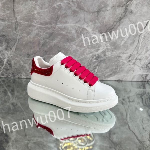 

2023 new leather casual shoe designer loafer sneakers for men's and women fashion leather vintage glitter flat shoe xsd221117, Black