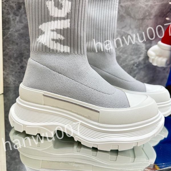 

2023 new fashion casual shoes boot men women design winter warm leather thick soled sock boots sports runners sneakers xsd221120, Black