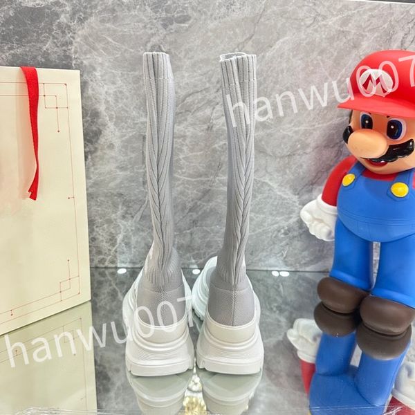 

2023 fashion casual shoes boot men women design winter warm leather thick soled sock boots sports runners sneakers xsd221120, Black