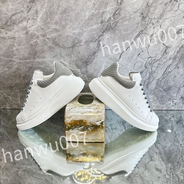 

new luxury women sport running shoes black fashion designer shoes outdoor fitness trainers sneakers black white men casual shoe xsd221126