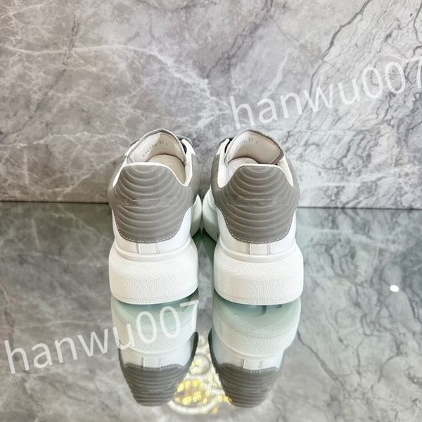 

2023 new luxury women sport running shoes black fashion designer shoes outdoor fitness trainers sneakers black white men casual shoe xsd2211