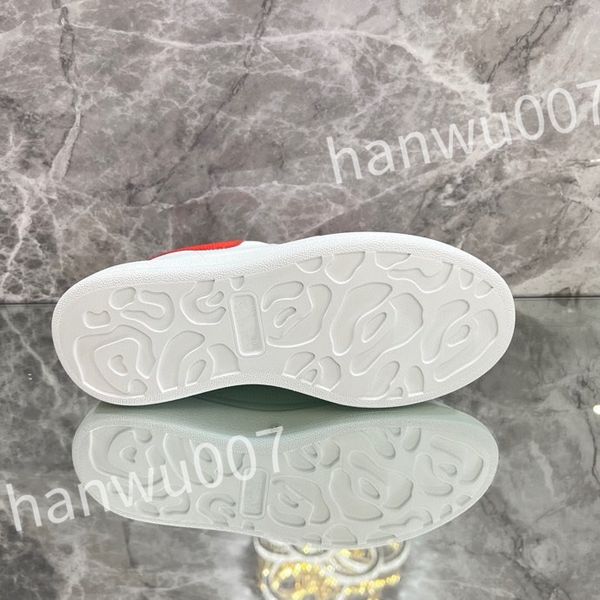 

2023 new r casual lace up leather color matching board shoes black and white women's sports designer sports shoe xsd221133