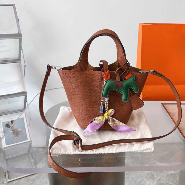 

sell lychee leather bucket bags letter luxury totes with horse pendant designers bag large capacity vegetable basket bag leather one-shoulde