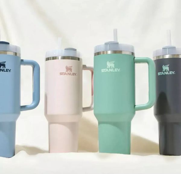 

stanley quencher h2.0 40oz stainless steel tumblers cups with silicone handle lid and straw 2nd generation car mugs vacuum insulated water b