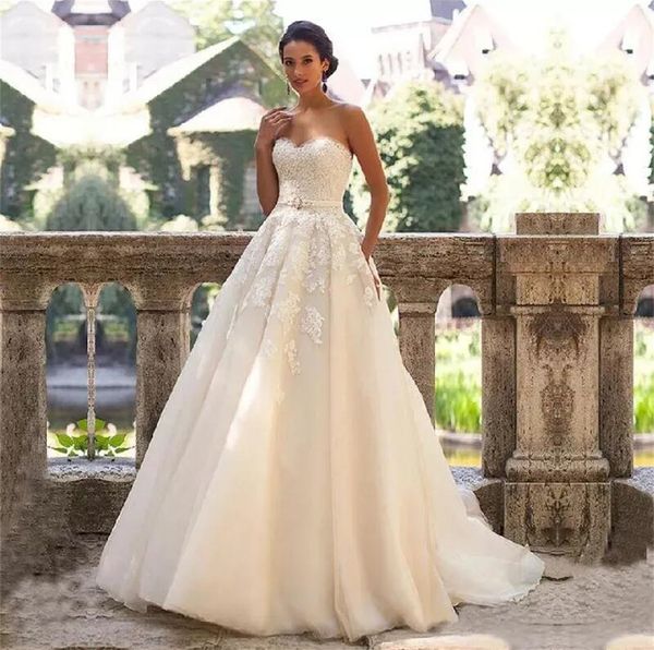 

glamorous sweetheart neck wedding dress vestidos de novia lace appliques belt lacing up bridal gowns robe mariage sd-221, White