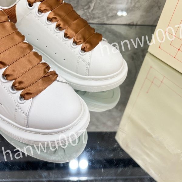 

r casual lace up leather color matching board shoes black and white women's sports designer sports shoes xsd221133