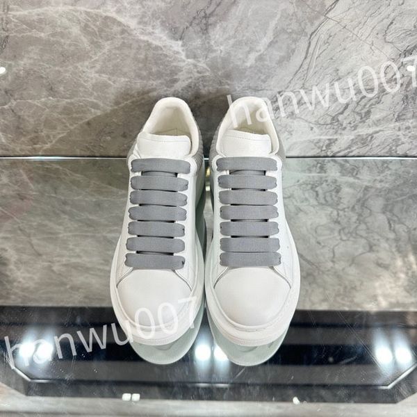 

2023 luxury women sport running shoes black fashion designer shoes outdoor fitness trainers sneakers black white men casual shoe xsd221126