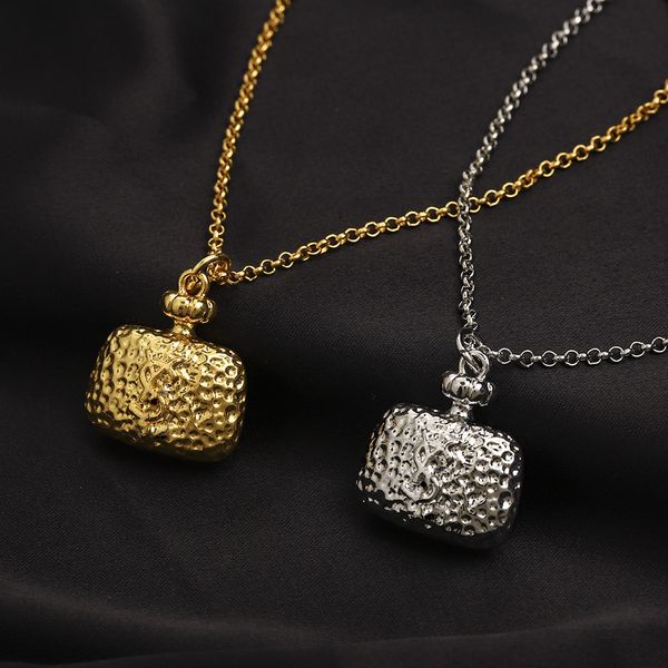 

classic designer luxury jewelry letter long necklace women light luxury trend collarbone sweater chain, Golden;silver