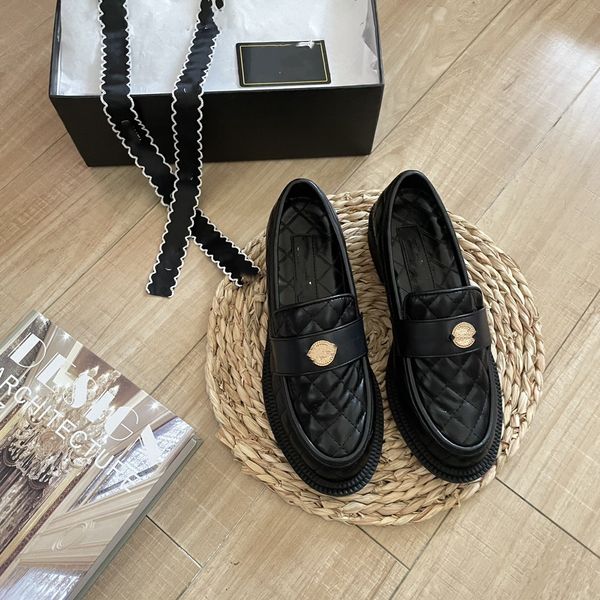 

dress shoes 2023 designer dress shoe c branded flats black loafers women quilted leather casual shoes half drag slippers chunky sneakers lux