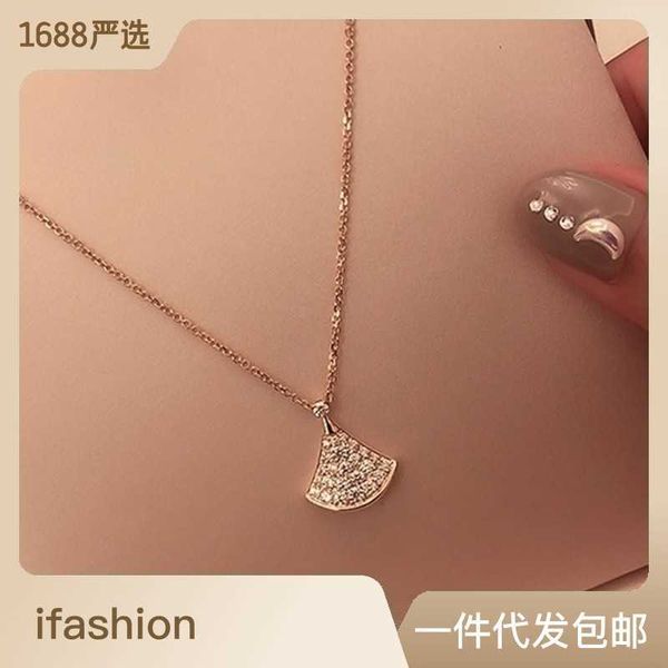 

small skirt fan shaped imitation silver necklace women's clavicle chain full diamond rose gold 2021 new luxury niche gift