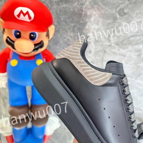 

2023 new women sport running shoes black fashion designer shoes outdoor fitness trainers sneakers black white men casual shoe xsd221126