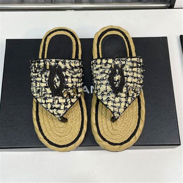 

fashion slippers 2023 channel luxury design summer men's and women's flats thick soled leather rubber lettering logo casual cartoo, Black