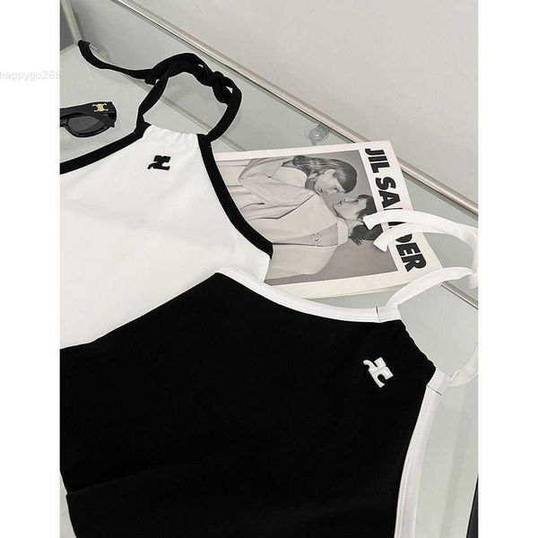 

courreges contrast letter hanging neck open back short strap elastic waist straight barrel skirt set xy3807, White