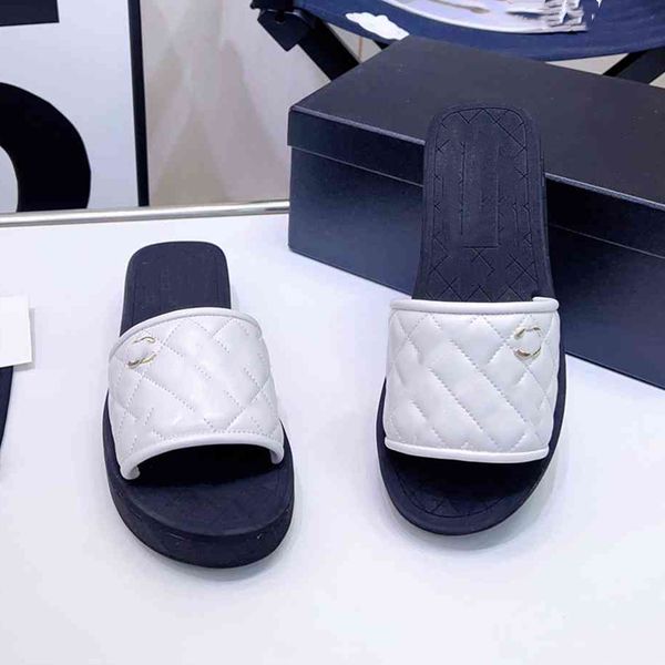 

fashion slippers 2023 channel luxury design summer men's and women's flats thick soled leather rubber lettering logo casual cartoo, Black