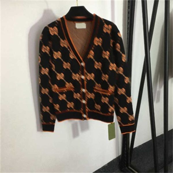 

elegant women cardigan knitwear designers knitting jackets old flower letters v-neck single-breasted long-sleeved knitted jacket casual fash, White