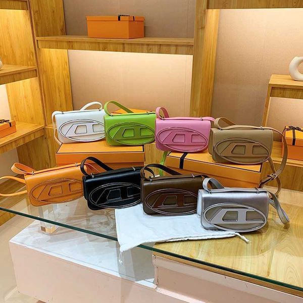 

2023 new fashion versatile one shoulder crossbody small square women's underarm tofu bag