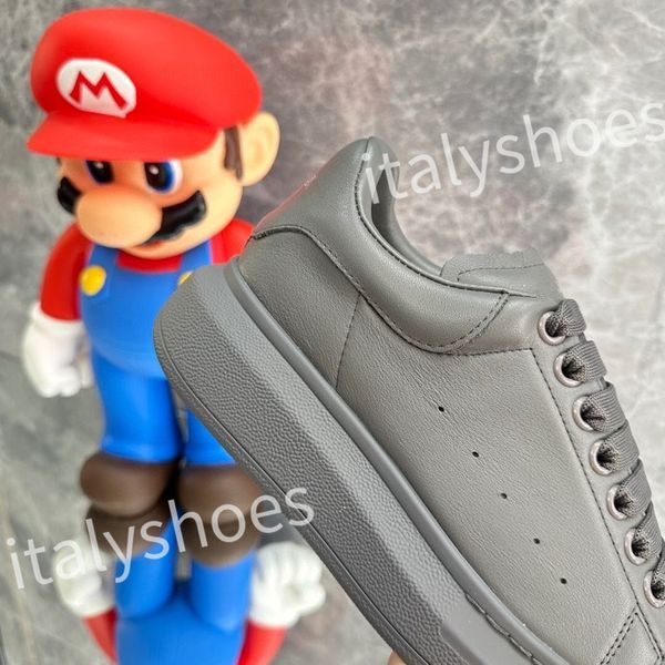 

new mens sneakers bread shoes fashion trend classic floral designer casual versatile outdoor driving airport walking xsd221102, Black