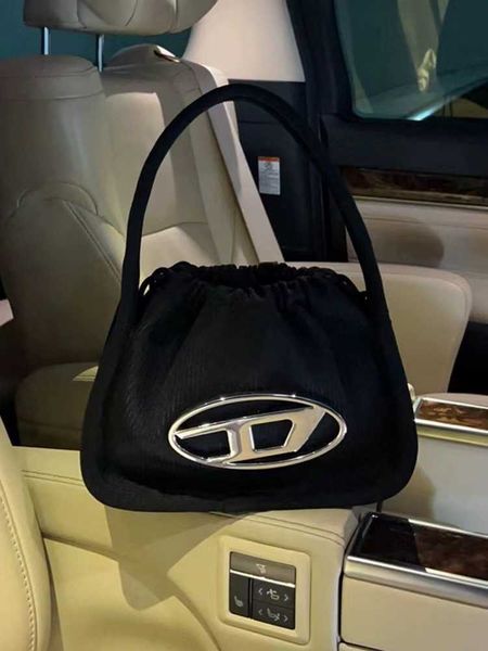 

small design canvas drawstring bucket 2023 new advanced fashionable handheld one shoulder underarm bag for women