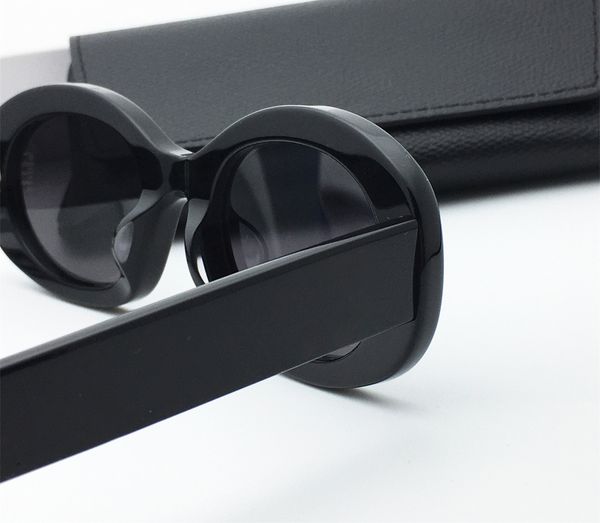 

8989 Floral lens sunglasses and letters Designer brand Sunglasses Unisex travel sunglasses Black gray beach sunshade