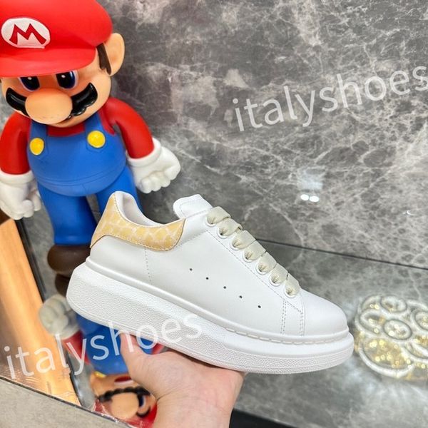 

2023 luxury designers shoes casual men women white leather platforms black outdoor sneakers fashion lady outdoor shoe xsd221105