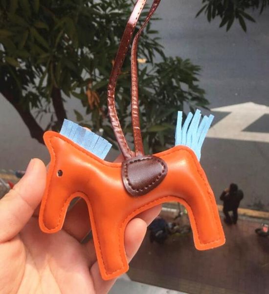 

pu leather horse keychain key buckle purse pendant charms exquisite h pendants keychain tassels classic keychains4731797, Slivery;golden
