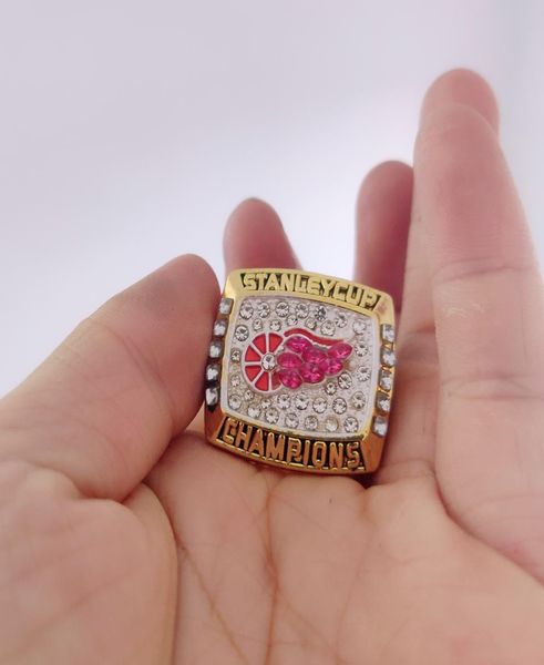 

2020 wholesale 1998 detroit red wings cup championship ring gifts for friends gifts9244159, Golden;silver