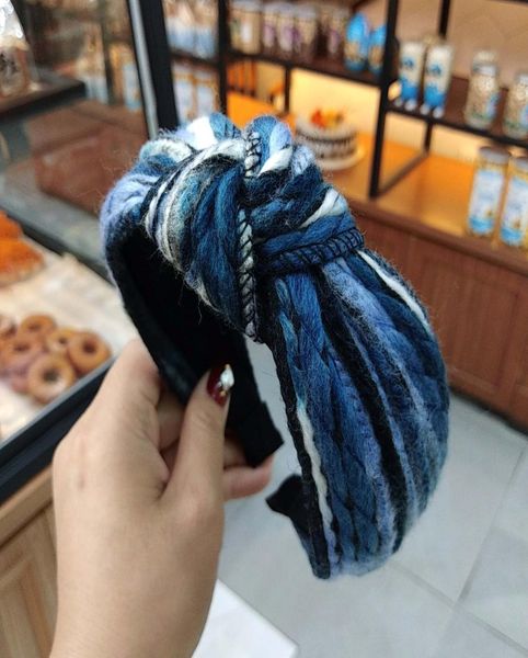 

2019 south korea autumn and winter new color striped wool knotted headband wide side knitting hairpin highend pressure hairband9744330, Silver