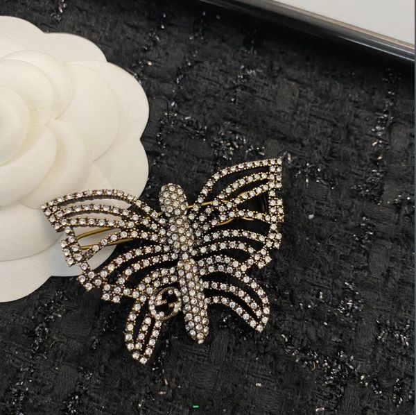 

hair clips & barrettes a hair clip that is popular among european and american designers, fashionable jewelry, and extremely popular, Golden;silver