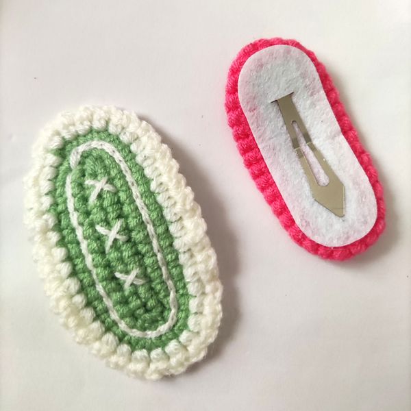 

2023 new arrival hand knitted cartoon figure hairpin accessories