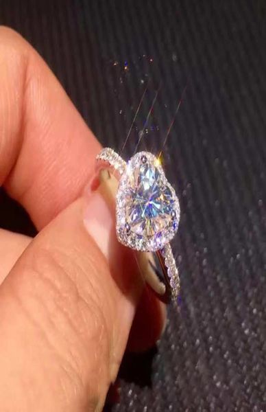 

plate with silver ornaments simulation zircon heart type ring woman micro insert ring2470441