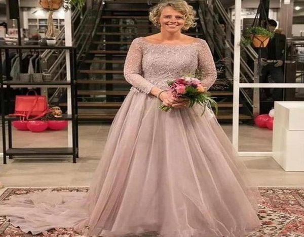 

scoop neck lace mother of the bride dresses 2021 with appliques sweep train tulle evening party gowns2969706, Black;red