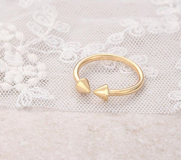 

fashion modern biconical simple double arrow ring environmental protection metal products suitable for women and men5495087, Golden;silver