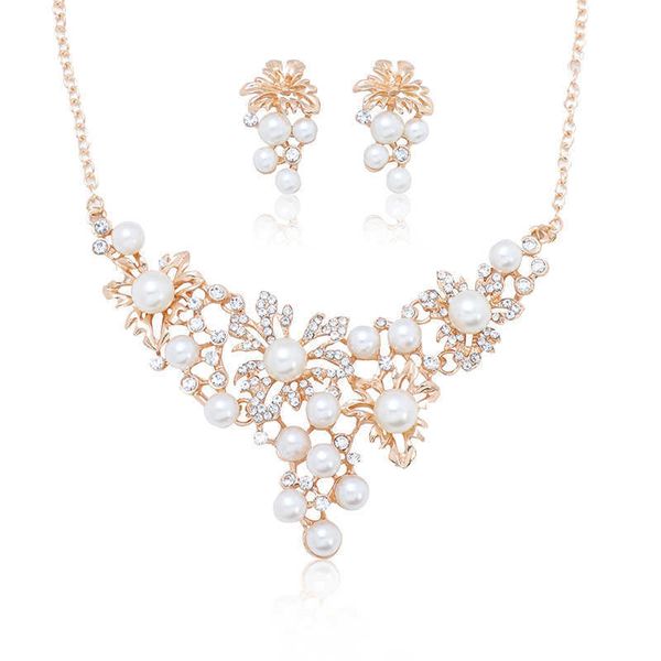 

new jewelry necklace set women's short style personalized fashion springsummer paired with palace pearl 230628, Silver