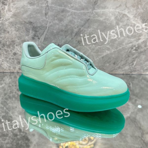 

new mens sneakers bread shoes fashion trend classic floral designer casual versatile outdoor driving walking xsd221104, Black