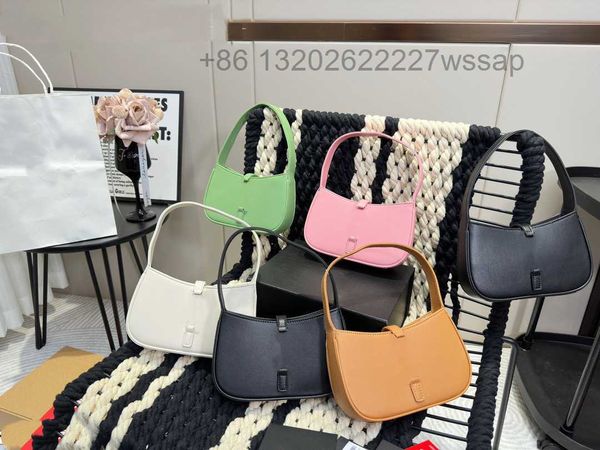 

2023 famous designer new underarm bag female summer senior sense french niche one shoulder portable retro baguette, Blue;pink