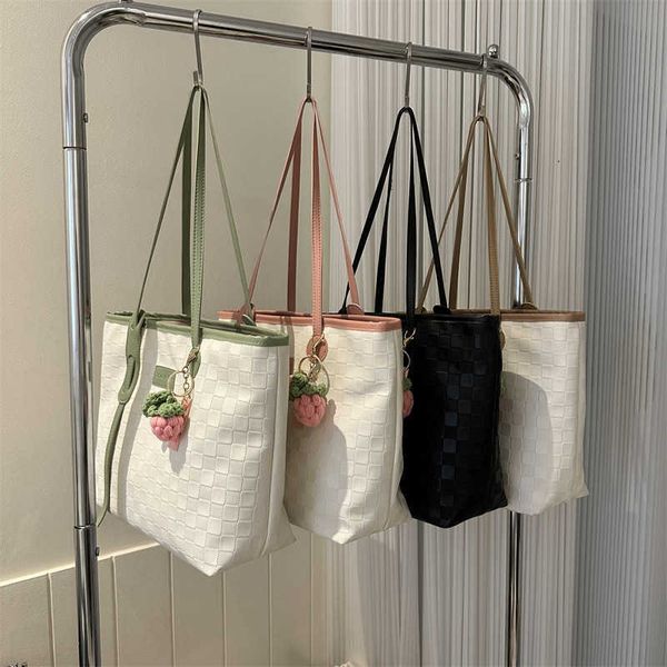 

large capacity bag women's summer versatile new advanced plaid shoulder bag popular commuter tote bag this year