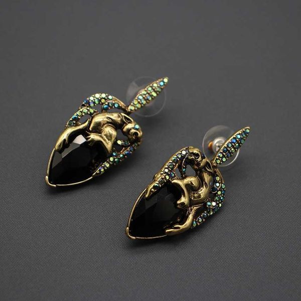 

high version middle ages earrings carti leopard series heavy industry's black gold ear studs niche design, Golden;silver