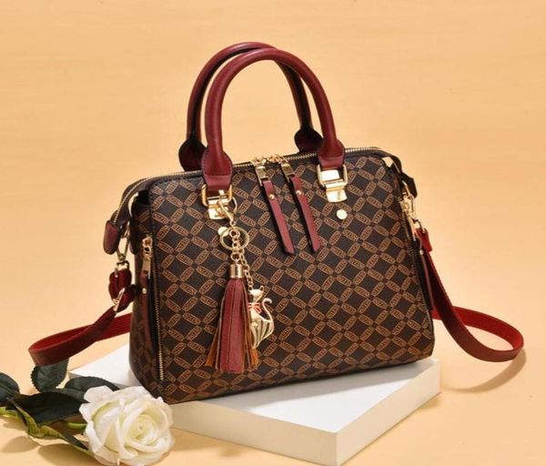 

postman womens oneshoulder crossboby bag 2021 new trendy multiyer chain printed crossbody bag womens pouch hand bag55712207679023