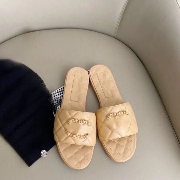 

2023 new fashion simple spring and summer new black chain fashion diamond lattice flat flat flip-flops
