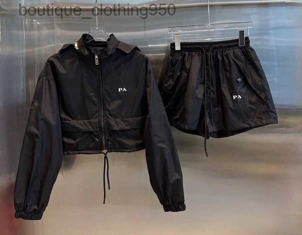 

designer women pants fashion shorts classic badge iron label hoodie windbreaker coat nylon slim shorts set, White