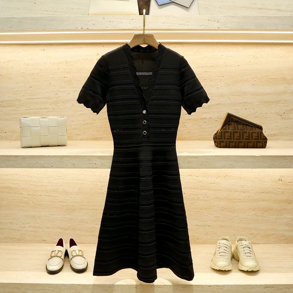 

new sandro v-neck hollow short sleeve skirt, Black;gray