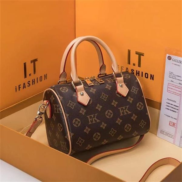 

classic traveler speed bag fashion women shoulder bag mono pillow totes handbags crossbody coin purse louiseitys purse viutonitys pgv