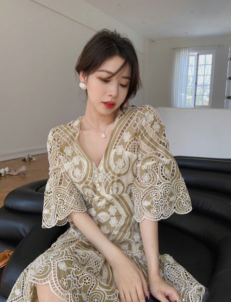 

new sandro v-neck ruffle skirt with flared sleeves for children, Black;gray