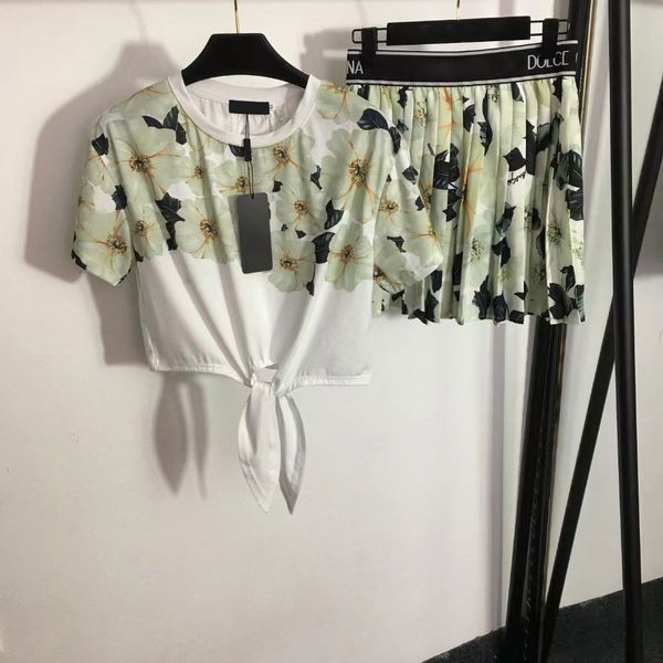 

2023 designers women's tracksuits letter shirt new set lace-up waist waist short crop short sleeve t-shirt flower print webbing high wa, White