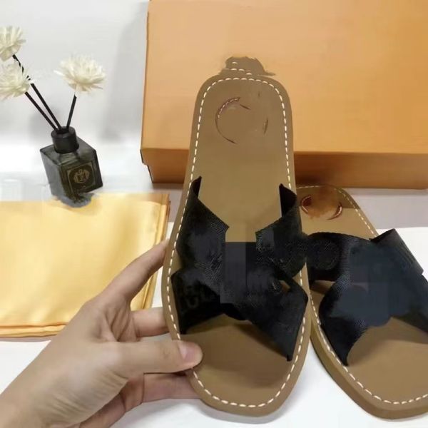 

thick-sole slippers women's summer ok11 wear 2023 new internet celebrity fashion versatile cross soft sole non-slip beach sandals, Black