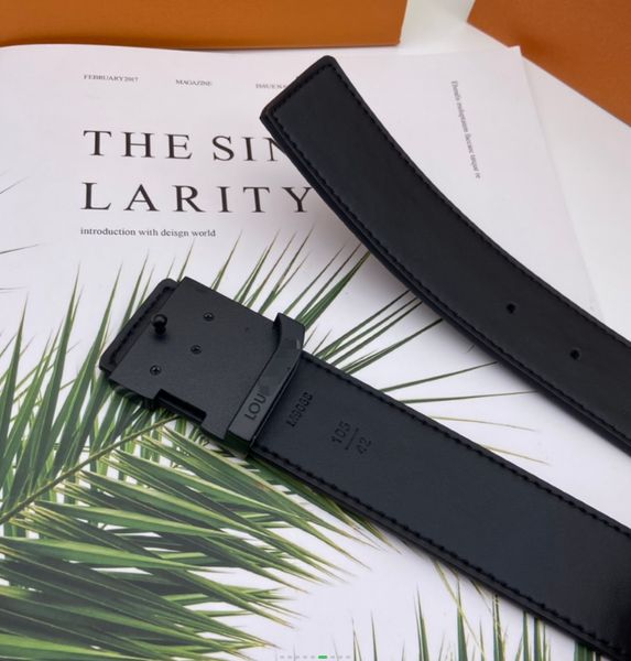 

designer belt leather with logo box durable combining iconic shiny palladium plating luxury gift for boyfriends fathers day capucines lockme