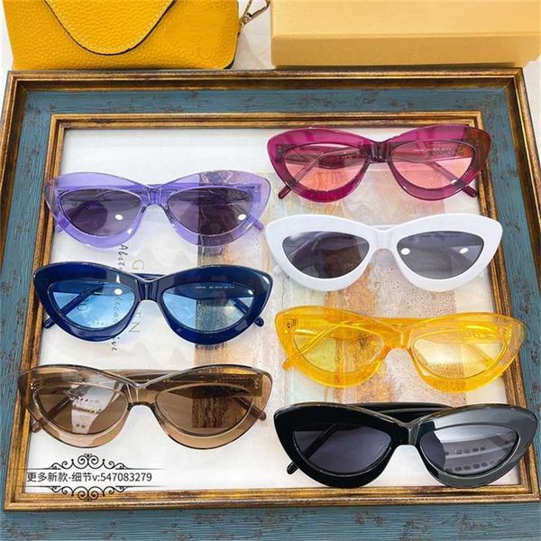 

2023 new yijia sunglasses female trendy ins online celebrity same personalized cat eye sunglasses male lw40096, White;black