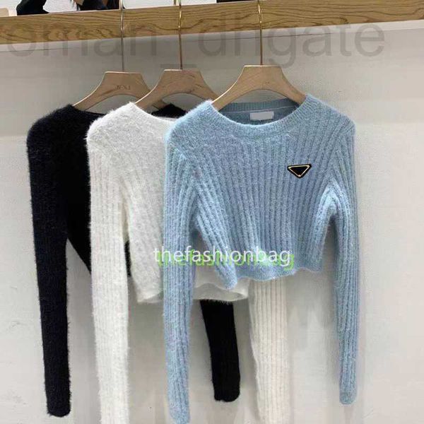 

women's sweaters designer 22ss woman turtlenck women sweater short style sweatshirts for lady slim hoodie jumpers knit shirt design clo, White;black