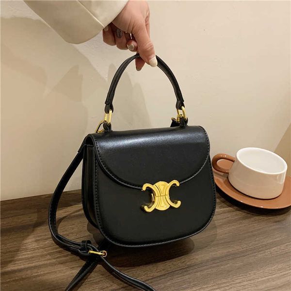 

factory wholesale handbag 2023 new triumph saddle bag women's high-grade buckle tofu small square one shoulder msenger